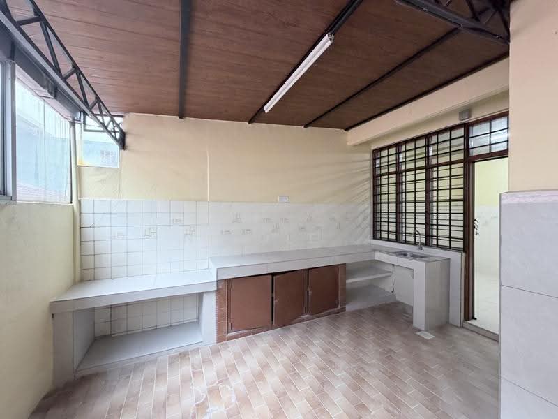 2-storey Terraced House for Rent in Bandar Menjalara (Kuala Lumpur) - Nicole . - Kitchen - PropertyGuru.com.my