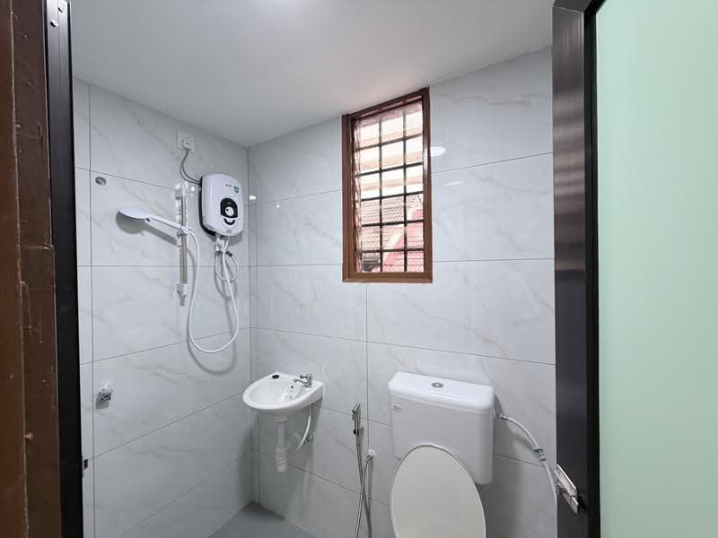 2-storey Terraced House for Rent in Bandar Menjalara (Kuala Lumpur) - Nicole . - Bathroom - PropertyGuru.com.my