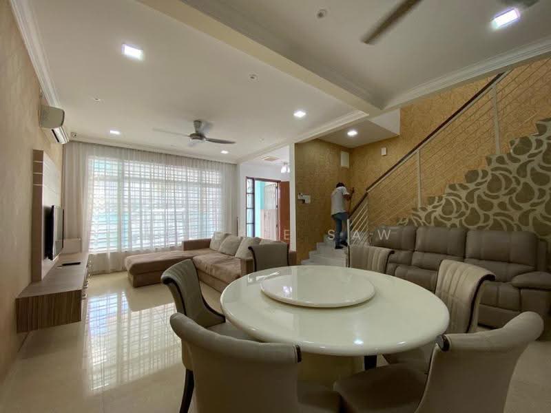 2-storey Terraced House for Sale in Taman Desa Tebrau (Tebrau) - Valerie Saw - Living Room - PropertyGuru.com.my