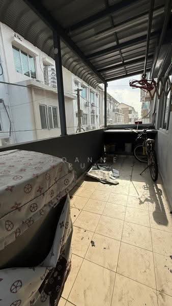 Rumah Teres 3-Tingkat untuk Dijual di Bandar Botanic (Klang) - Joanne Pua - Balcony - PropertyGuru.com.my