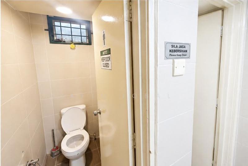 Kedai untuk Disewa di Kuala Lumpur (Kuala Lumpur) - Afiq Iqbal - Bathroom - PropertyGuru.com.my