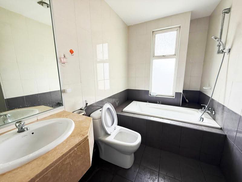 Kediaman Servis untuk Disewa di Birch Regency @ Penang Times Square - Jerry Tan - Bathroom - PropertyGuru.com.my