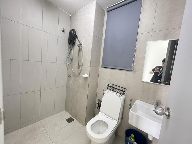 Kediaman Servis untuk Disewa di Kenwingston Platz - Kar Joon - Bathroom - PropertyGuru.com.my