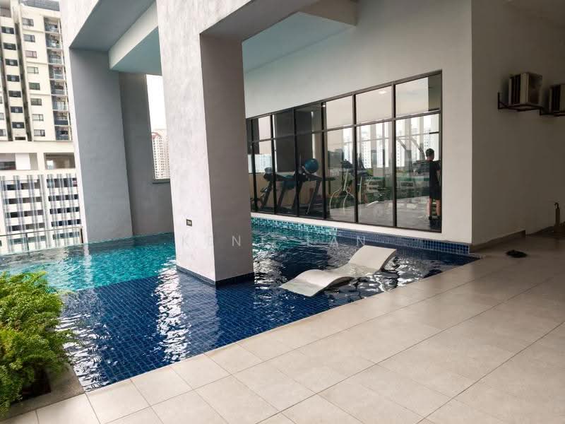 Kediaman Servis untuk Disewa di M Suite @ Desa Park North - Kent Tan - Pool - PropertyGuru.com.my