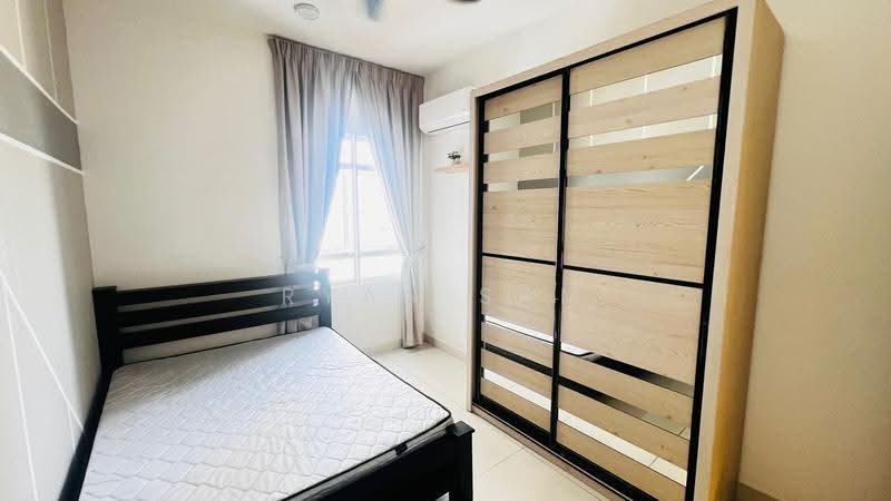 Kediaman Servis untuk Dijual di TR Residence - Ryan Sum - Bedroom - PropertyGuru.com.my