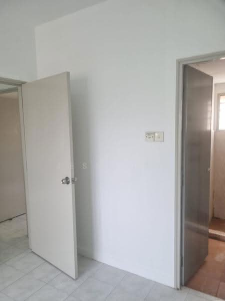 Pangsapuri untuk Dijual di SD Tiara Apartment - Jesse Lee - Bathroom - PropertyGuru.com.my