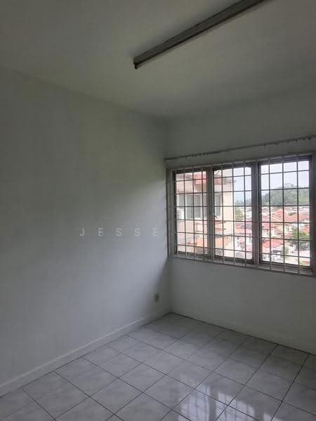 Pangsapuri untuk Dijual di SD Tiara Apartment - Jesse Lee - Bedroom - PropertyGuru.com.my