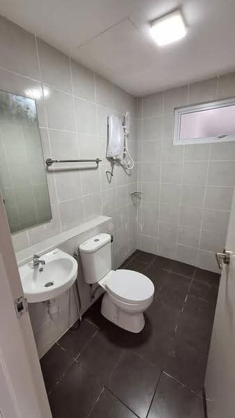 Pangsapuri untuk Dijual di Nadayu 801 - SITI KHAIRIYAH JAAFAR - Bathroom - PropertyGuru.com.my