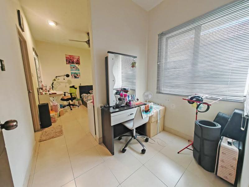 Rumah Teres 3-Tingkat untuk Dijual di Taman Bukit Prima (Cheras) - Eason Wong - Study - PropertyGuru.com.my