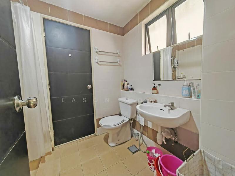 Rumah Teres 3-Tingkat untuk Dijual di Taman Bukit Prima (Cheras) - Eason Wong - Bathroom - PropertyGuru.com.my
