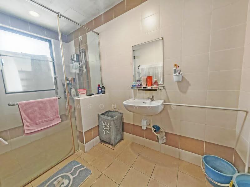 Rumah Teres 3-Tingkat untuk Dijual di Taman Bukit Prima (Cheras) - Eason Wong - Bathroom - PropertyGuru.com.my