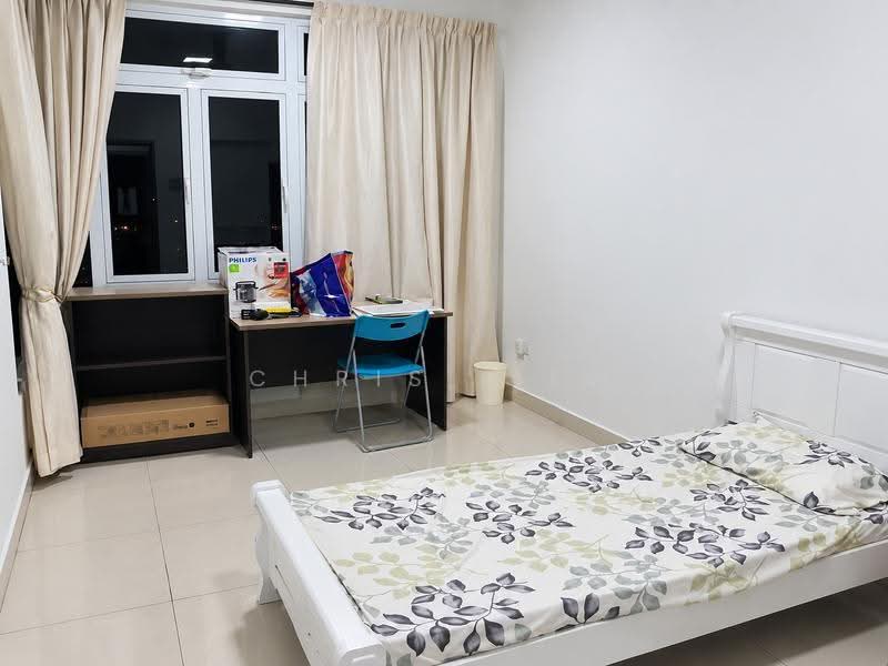 Kediaman Servis untuk Dijual di Pangsapuri Tanah Emas (Golden Sands) - Chris Liew - Bedroom - PropertyGuru.com.my