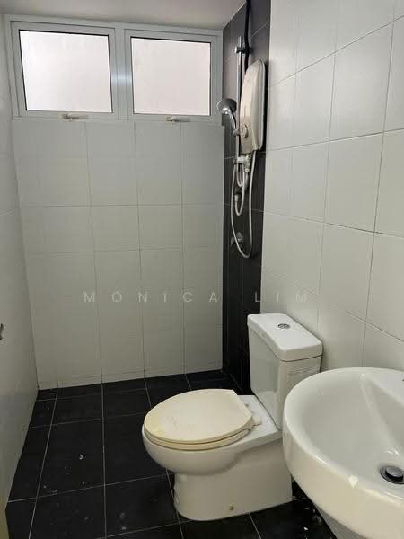 Kediaman Servis untuk Disewa di Pacific Place - Monica Lim - Bathroom - PropertyGuru.com.my
