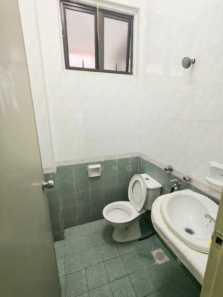 Rumah Teres 1.5-Tingkat untuk Disewa di Taman Perling (Perling) - Samantha Tang - Bathroom - PropertyGuru.com.my