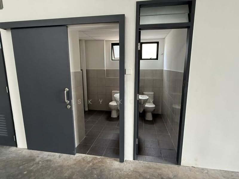 Gudang untuk Disewa di Bukit Mertajam (Penang) - Sky Koik - Bathroom - PropertyGuru.com.my