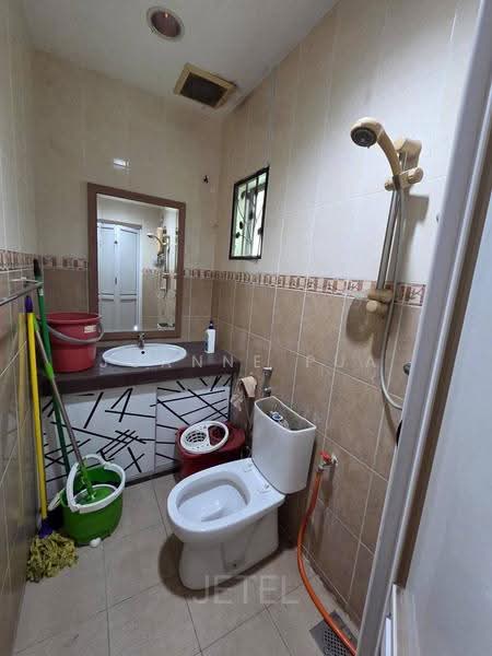 2-storey Terraced House for Sale in Bandar Bukit Tinggi 2 (Klang) - Joanne Pua - Bathroom - PropertyGuru.com.my