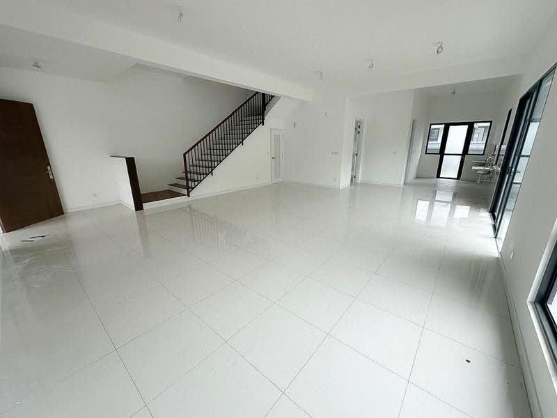 2-storey Terraced House for Sale in Sungai Buloh (Selangor) - Ka Ee - Living Room - PropertyGuru.com.my