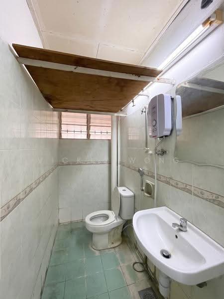 Flat for Sale at Taman Kencana - Vickky Wong CF - Bathroom - PropertyGuru.com.my