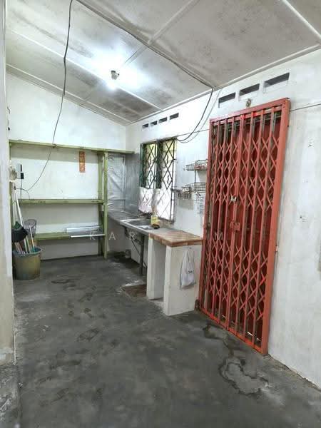 Rumah Teres 1-Tingkat untuk Dijual di Taman Kulai Besar (Kulai) - Karl Lim - Kitchen - PropertyGuru.com.my