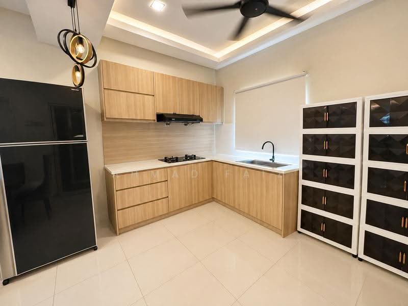 Rumah Teres 2-Tingkat untuk Disewa di Cybersouth (Dengkil) - Ahmad Faiz - Kitchen - PropertyGuru.com.my