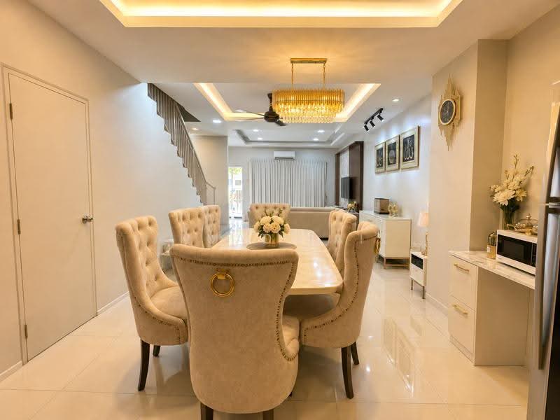 Rumah Teres 2-Tingkat untuk Disewa di Cybersouth (Dengkil) - Ahmad Faiz - Dining Room - PropertyGuru.com.my