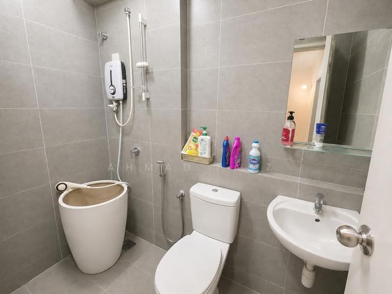 Rumah Teres 2-Tingkat untuk Disewa di Cybersouth (Dengkil) - Ahmad Faiz - Bathroom - PropertyGuru.com.my