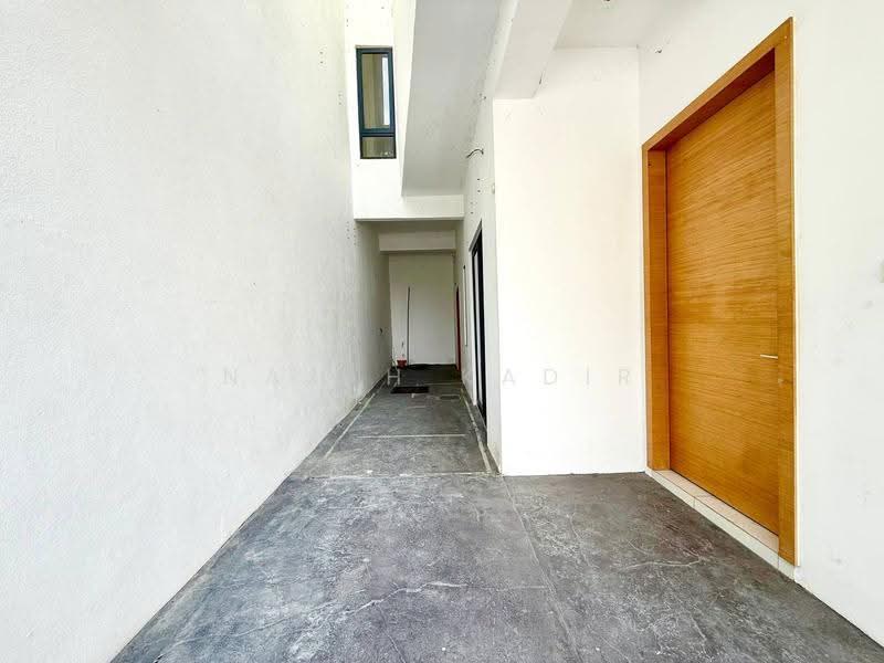 Terraced House for Sale in Damansara Perdana (Selangor) - Najah Kadir - Entrance - PropertyGuru.com.my