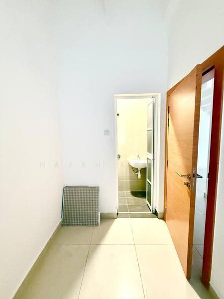 Terraced House for Sale in Damansara Perdana (Selangor) - Najah Kadir - Corridor - PropertyGuru.com.my