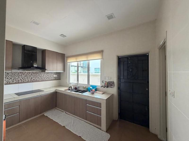 Semi-Detached House for Sale in Setia Eco Park (Setia Alam) - Lay Bee - Kitchen - PropertyGuru.com.my