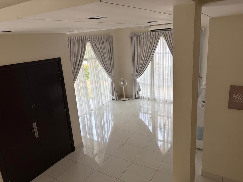 Semi-Detached House for Sale in Setia Eco Park (Setia Alam) - Lay Bee - Living Room - PropertyGuru.com.my
