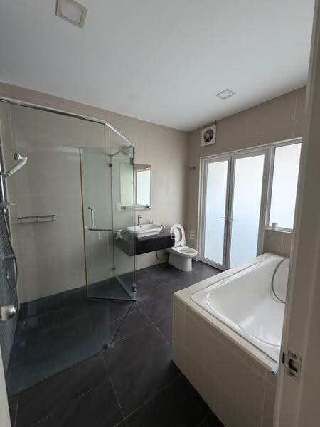 Semi-Detached House for Sale in Setia Eco Park (Setia Alam) - Lay Bee - Bathroom - PropertyGuru.com.my