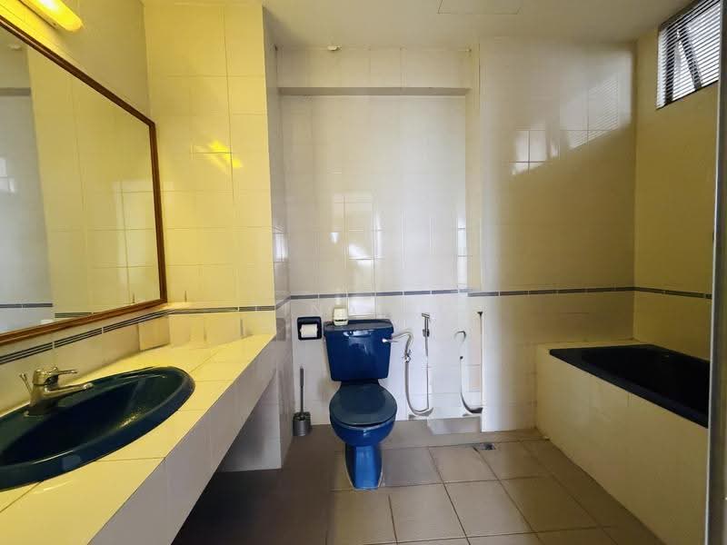 Condominium for Rent at Aloha Tower Condominium - Tina So - Bathroom - PropertyGuru.com.my