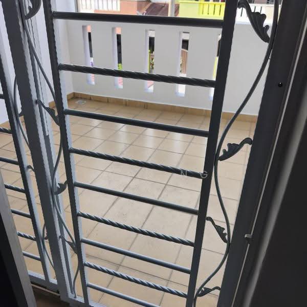 2-storey Terraced House for Rent in Bandar Putra Kulai (Kulai) - Steven Ngoi - Balcony - PropertyGuru.com.my