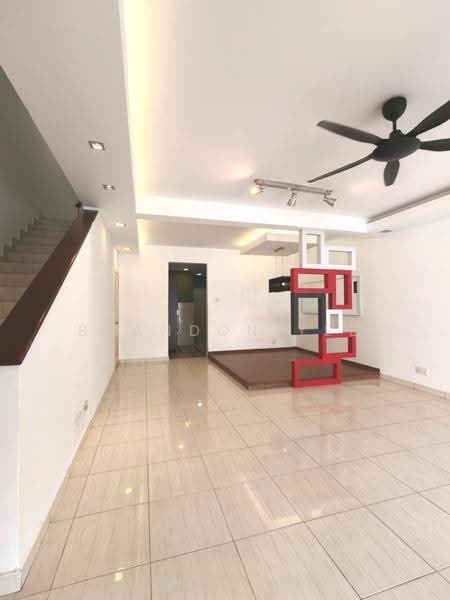 2.5-storey Terraced House for Sale in Taman Bukit Serdang (Seri Kembangan) - Brandon Yee - Living Room - PropertyGuru.com.my