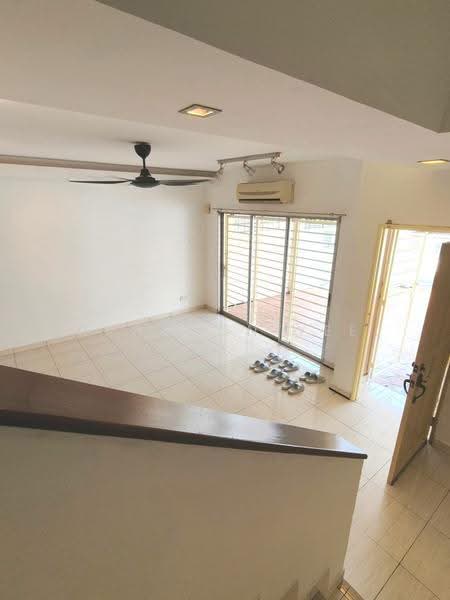 2.5-storey Terraced House for Sale in Taman Bukit Serdang (Seri Kembangan) - Brandon Yee - Living Room - PropertyGuru.com.my
