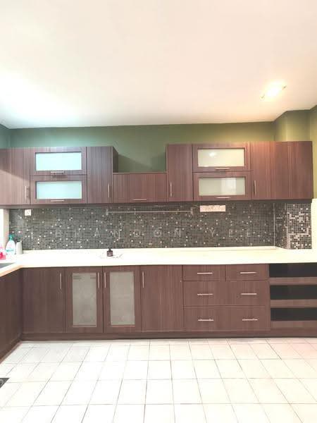 2.5-storey Terraced House for Sale in Taman Bukit Serdang (Seri Kembangan) - Brandon Yee - Kitchen - PropertyGuru.com.my
