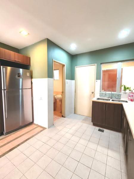 2.5-storey Terraced House for Sale in Taman Bukit Serdang (Seri Kembangan) - Brandon Yee - Kitchen - PropertyGuru.com.my