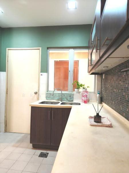 2.5-storey Terraced House for Sale in Taman Bukit Serdang (Seri Kembangan) - Brandon Yee - Kitchen - PropertyGuru.com.my