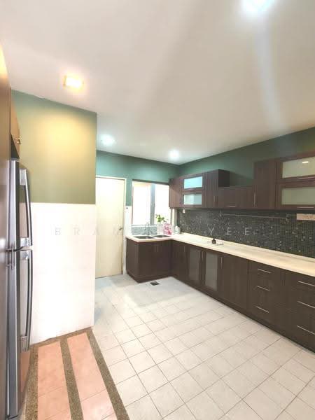 2.5-storey Terraced House for Sale in Taman Bukit Serdang (Seri Kembangan) - Brandon Yee - Kitchen - PropertyGuru.com.my