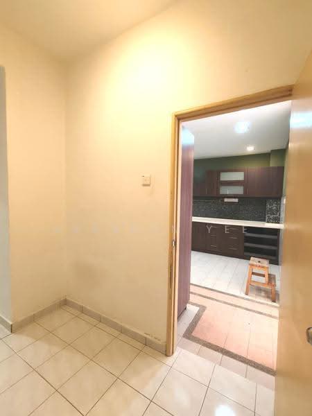2.5-storey Terraced House for Sale in Taman Bukit Serdang (Seri Kembangan) - Brandon Yee - Kitchen - PropertyGuru.com.my