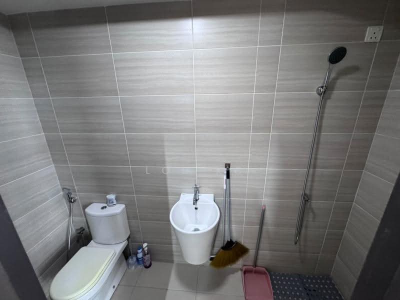 Pejabat untuk Disewa di Kampung Berembang (Ampang) - Loh KC - Bathroom - PropertyGuru.com.my