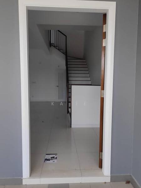2-storey Terraced House for Sale in Sungai Buloh (Selangor) - Ka Ee - Entrance - PropertyGuru.com.my