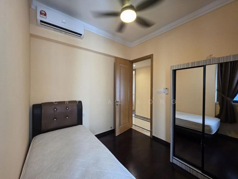 Pangsapuri untuk Dijual di R&F Princess Cove Phase 1 - Crystal Kong - Bedroom - PropertyGuru.com.my