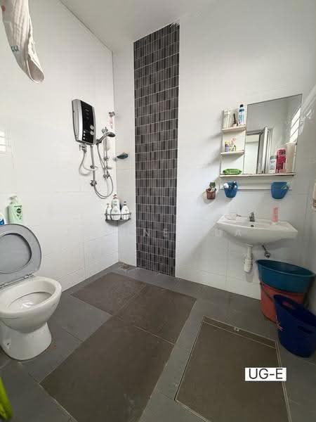 Semi-Detached House for Sale in Bandar Parklands (Klang) - Joanne Pua - Bathroom - PropertyGuru.com.my