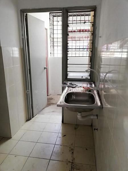 Flat for Rent at Pangsapuri Seri Nilam - Chong Yien Chin - Kitchen - PropertyGuru.com.my