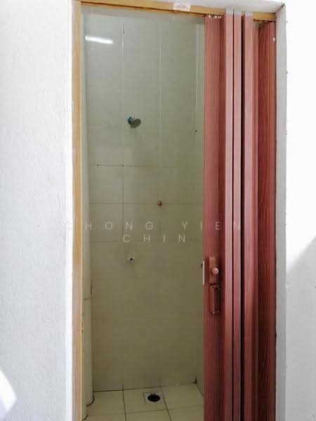 Flat for Rent at Pangsapuri Seri Nilam - Chong Yien Chin - Bathroom - PropertyGuru.com.my