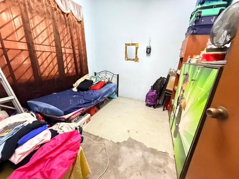 1-storey Terraced House for Sale in Taman Universiti (Skudai) - Eddy Chan - Bedroom - PropertyGuru.com.my