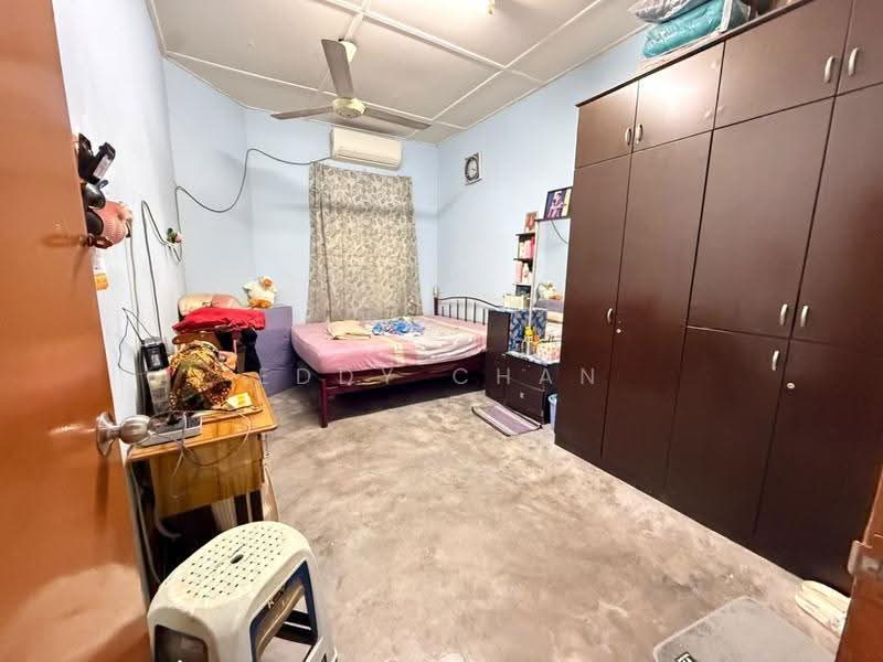 1-storey Terraced House for Sale in Taman Universiti (Skudai) - Eddy Chan - Bedroom - PropertyGuru.com.my