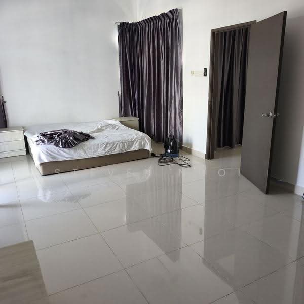 Cluster House for Rent in Taman Gaya (Ulu Tiram) - Steven Ngoi - Bedroom - PropertyGuru.com.my
