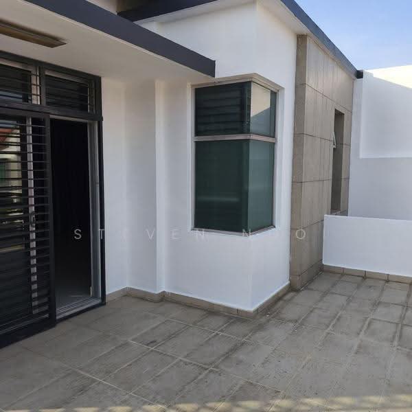 Cluster House for Rent in Taman Gaya (Ulu Tiram) - Steven Ngoi - Exterior - PropertyGuru.com.my